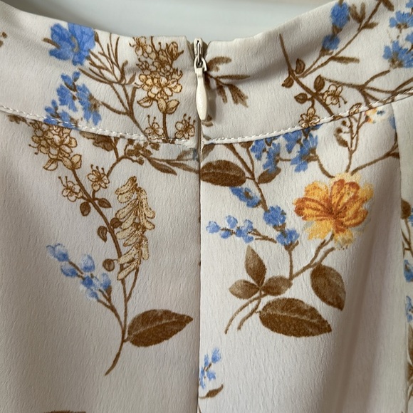 FOREVER 21 | Floral Print Skirt in Cream and Blue - Picture 9 of 14